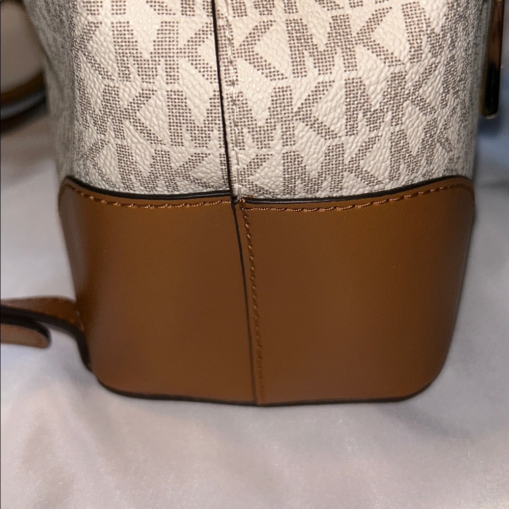 Michael Kors Vanilla/Acorn Harrison Medium Saffiano Leather Signature  Backpack - Picture 13 of 16